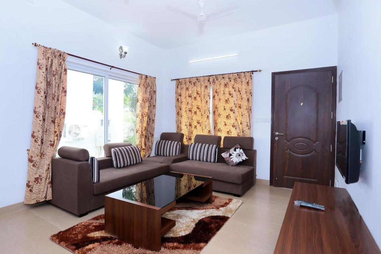 Oyo 24200 Bahri Beautiful Country Hotel Ayyampālaiyam Buitenkant foto