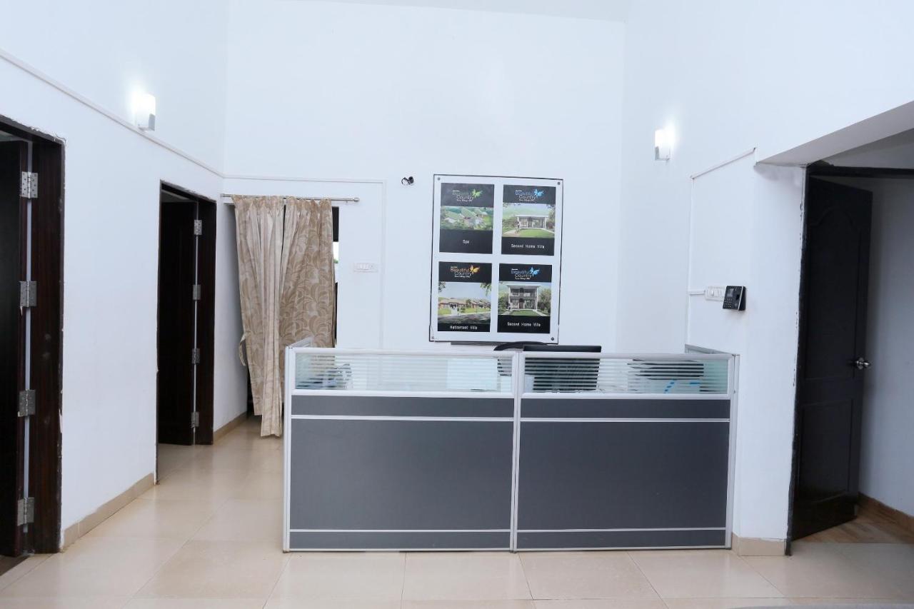Oyo 24200 Bahri Beautiful Country Hotel Ayyampālaiyam Buitenkant foto
